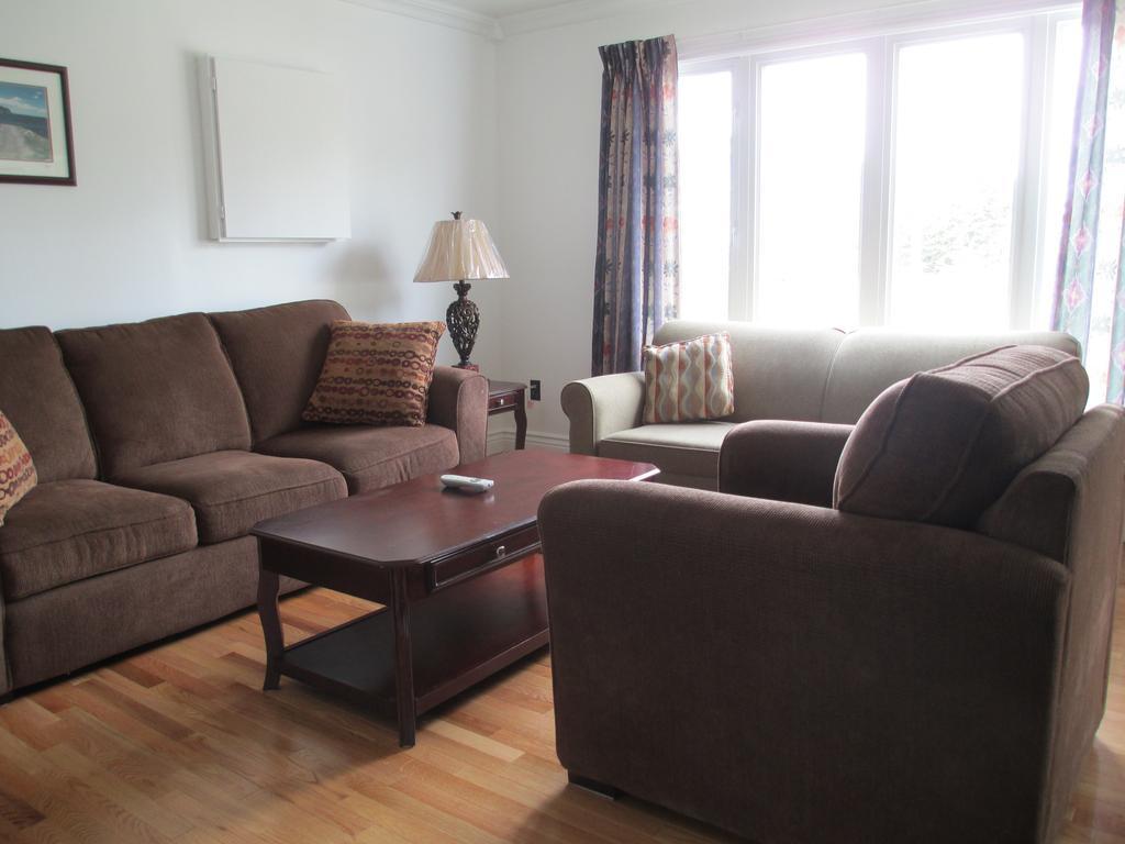 Comerford'S Ocean View Suites Holyrood Room photo